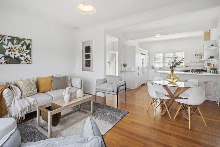 Photo of property in 35 Nevay Road, Miramar, Wellington, 6022