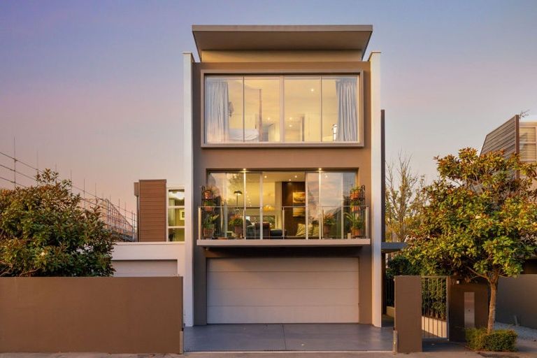 Photo of property in 19 Kilmore Street, Christchurch Central, Christchurch, 8013