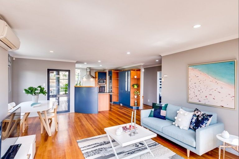Photo of property in 14 Scott Place, Havelock North, 4130