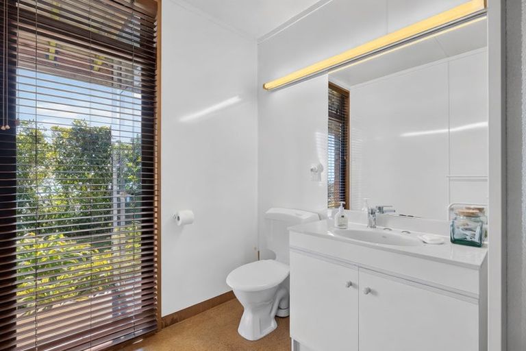 Photo of property in 137 Princes Drive, Britannia Heights, Nelson, 7010