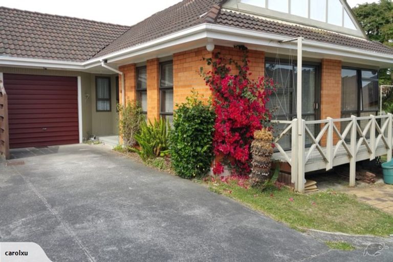 Photo of property in 2/7 Cornelian Crescent, Half Moon Bay, Auckland, 2012