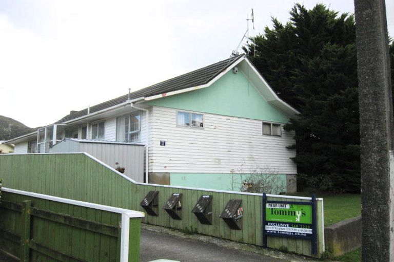 Photo of property in 2/307 Wellington Road, Wainuiomata, Lower Hutt, 5014