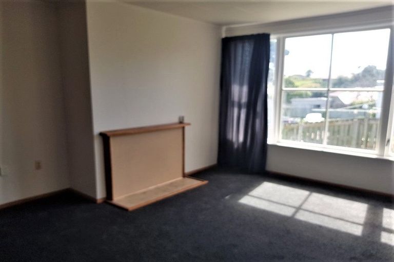 Photo of property in 35 Cornwall Crescent, Cannons Creek, Porirua, 5024