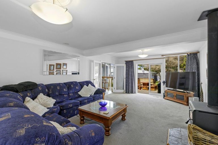 Photo of property in 17 Burden Avenue, Wainuiomata, Lower Hutt, 5014