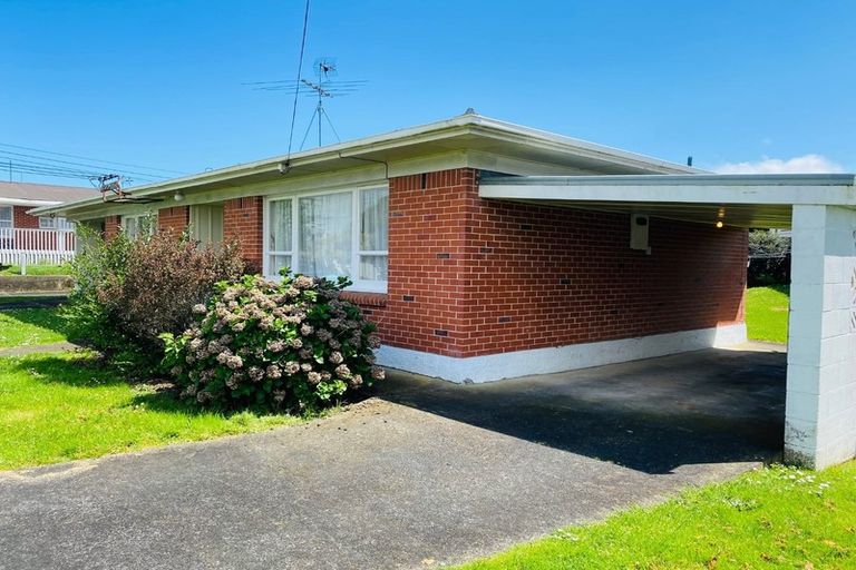 Photo of property in 9a Kirton Crescent, Manurewa, Auckland, 2102