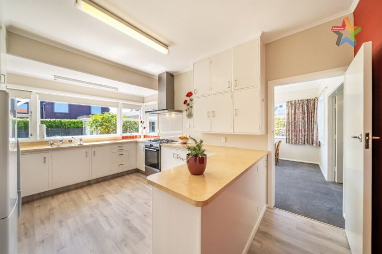 Photo of property in 14a Wai-iti Crescent, Woburn, Lower Hutt, 5010