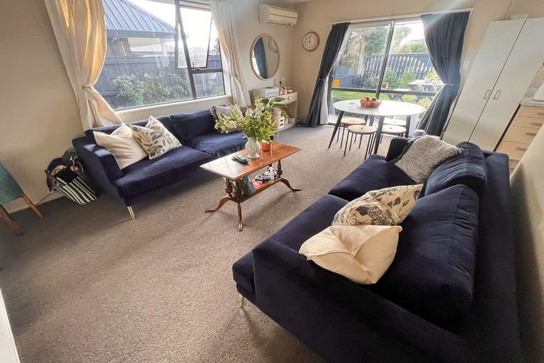 Photo of property in 2/41 Beauford Place, Parklands, Christchurch, 8083