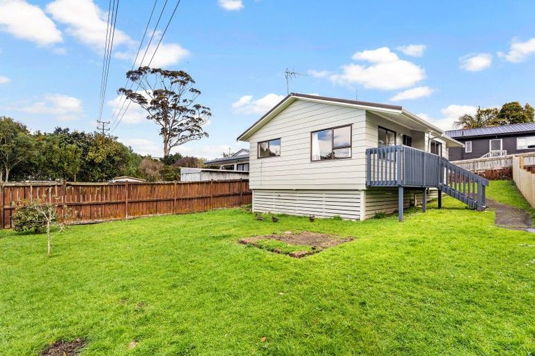 Photo of property in 49 Meadowvale Rise, Titirangi, Auckland, 0604