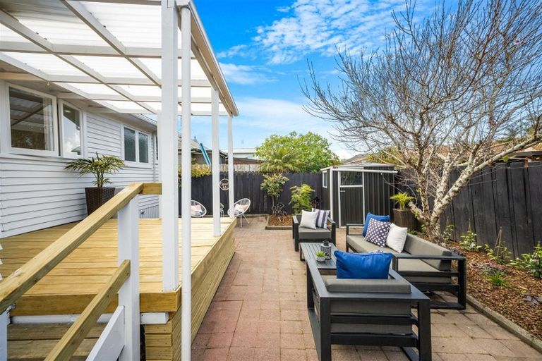 Photo of property in 3 Elizabeth Street, Orewa, 0931