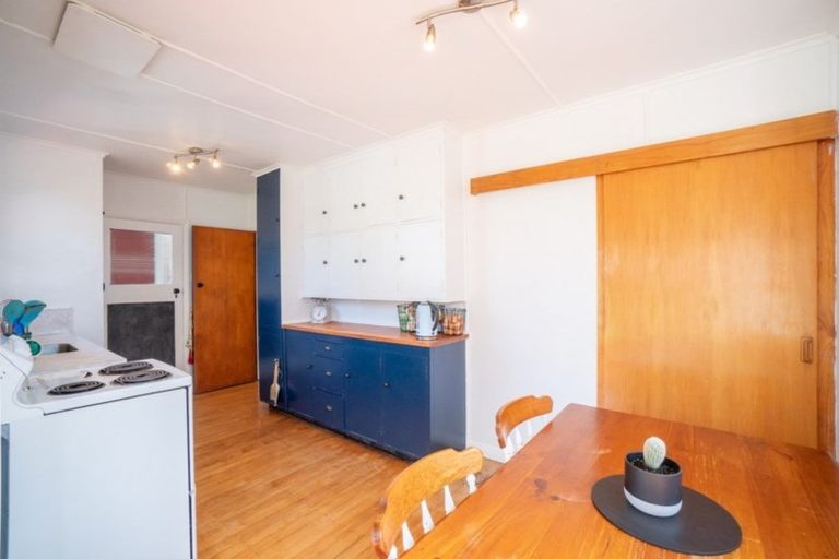 Photo of property in 24 Leicester Street, Terrace End, Palmerston North, 4410