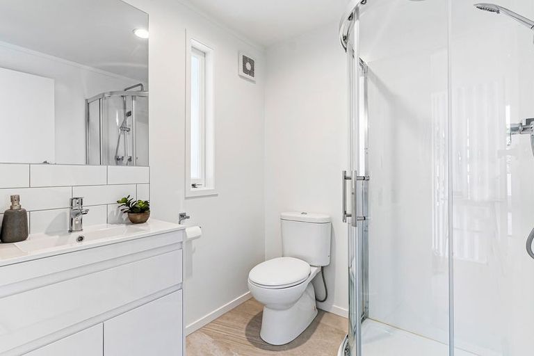 Photo of property in 42 Grenada Avenue, Forrest Hill, Auckland, 0620