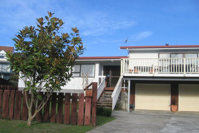 Photo of property in 4 Ness Grove, Papakowhai, Porirua, 5024