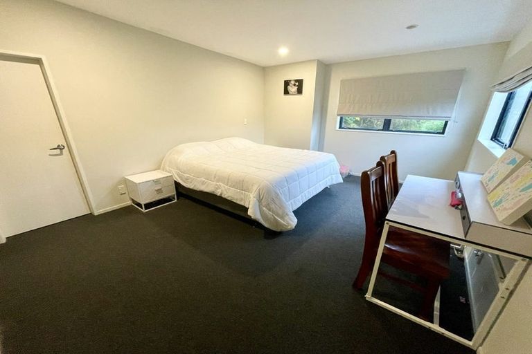 Photo of property in 19 Wantwood Grove, Churton Park, Wellington, 6037