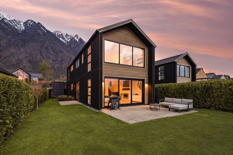 Photo of property in 25 Double Cone Road, Jacks Point, Queenstown, 9371