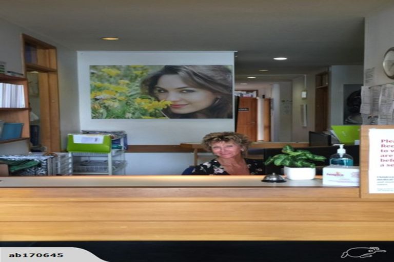 Photo of property in 2f Dodson Avenue, Milford, Auckland, 0620