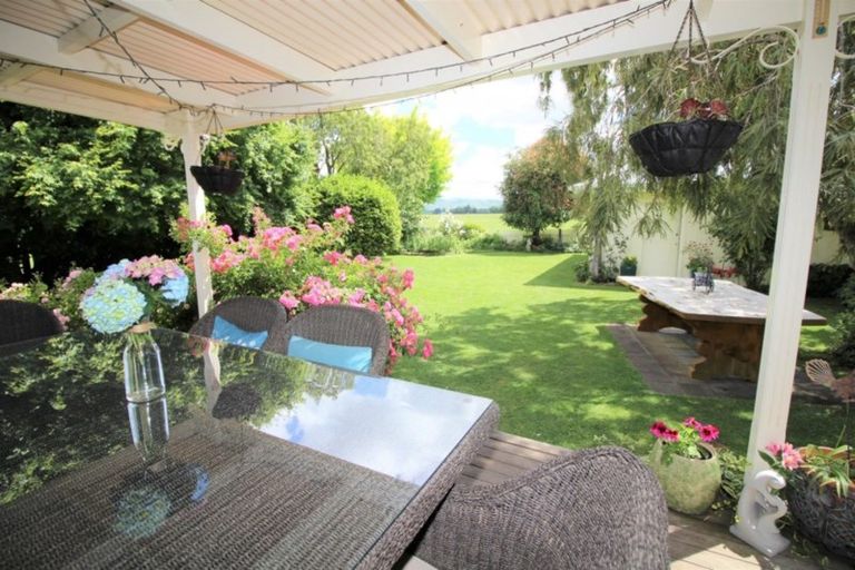 Photo of property in 16 Smith Street, Dannevirke, 4930