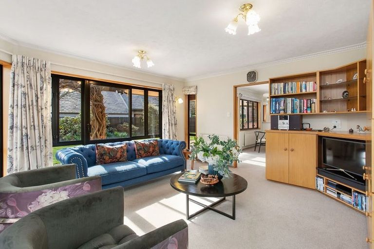 Photo of property in 17 Hanover Place, Ilam, Christchurch, 8041