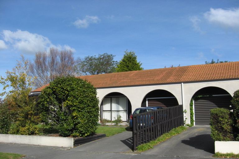 Photo of property in 52 Solway Avenue, Ilam, Christchurch, 8041