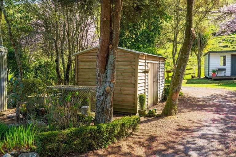 Photo of property in 202 Whangamata Road, Kinloch, Taupo, 3377