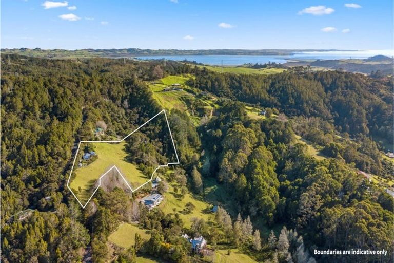 Photo of property in 82 Pinchgut Road, Kaukapakapa, 0873