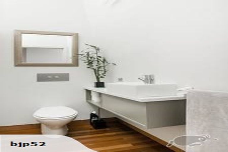 Photo of property in 5 Kaiwharawhara Road, Kaiwharawhara, Wellington, 6035