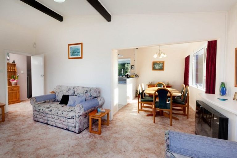 Photo of property in 4 Makora Grove, Paremata, Porirua, 5024