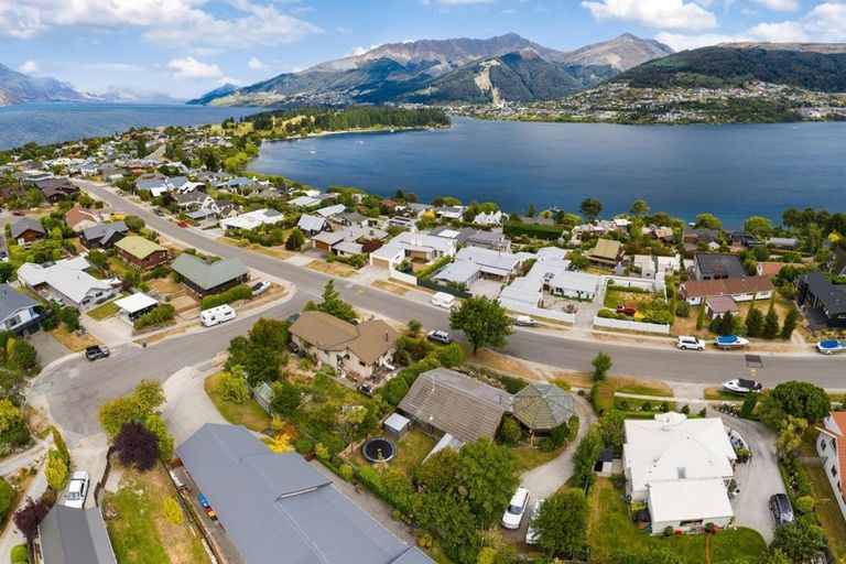Photo of property in 25 Oregon Drive, Kelvin Heights, Queenstown, 9300