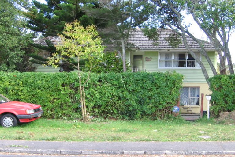 Photo of property in 37 La Rosa Street, Green Bay, Auckland, 0604