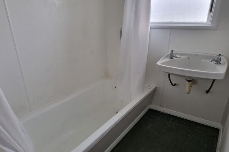 Photo of property in 22-24 Bedford Street, Cannons Creek, Porirua, 5024