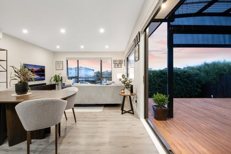 Photo of property in 22 Takurua Terrace, Orewa, 0931