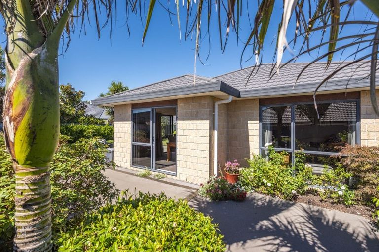 Photo of property in 82 Regent Drive, Paraparaumu Beach, Paraparaumu, 5032