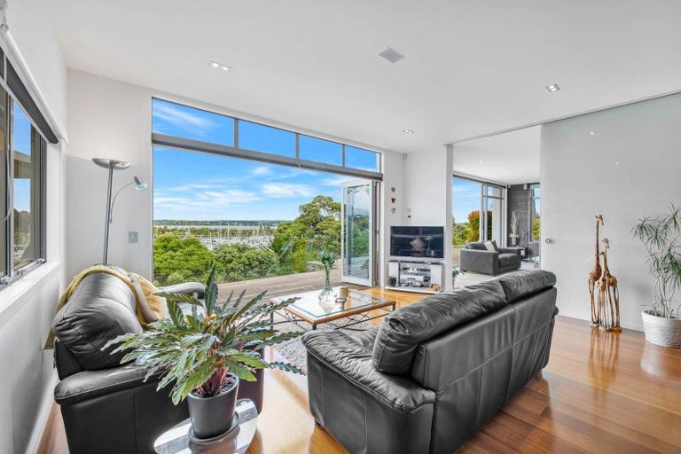 Photo of property in 81 Pine Harbour Parade, Beachlands, Auckland, 2018