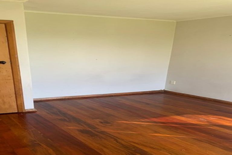 Photo of property in 64 Arimu Road, Papakura, 2110