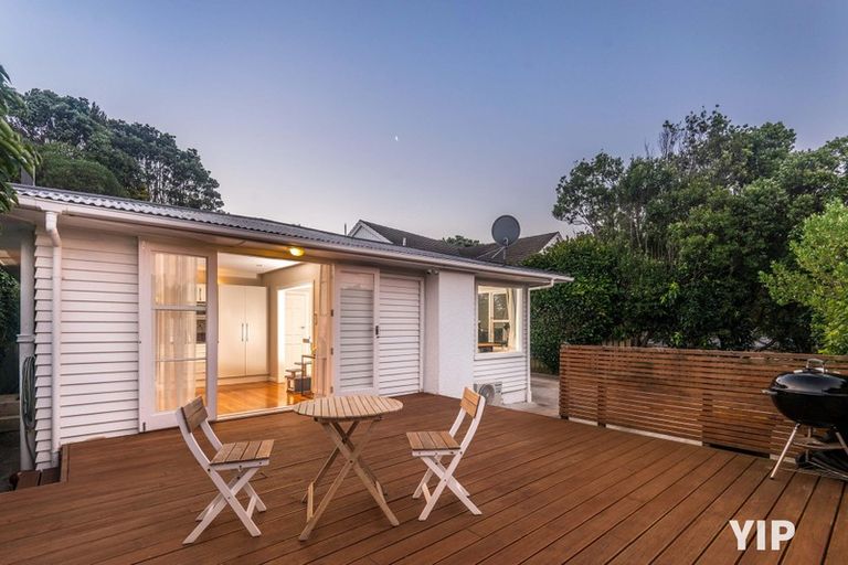 Photo of property in 5 Winston Street, Crofton Downs, Wellington, 6035