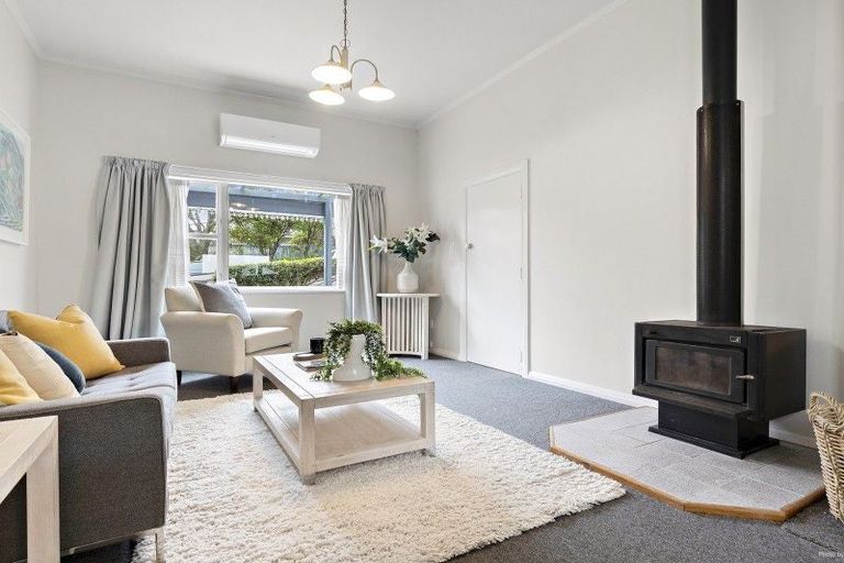 Photo of property in 26 Tanera Crescent, Brooklyn, Wellington, 6021