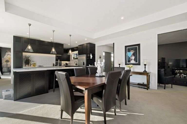 Photo of property in 33 Little Alpha Loop, Wanaka, 9305