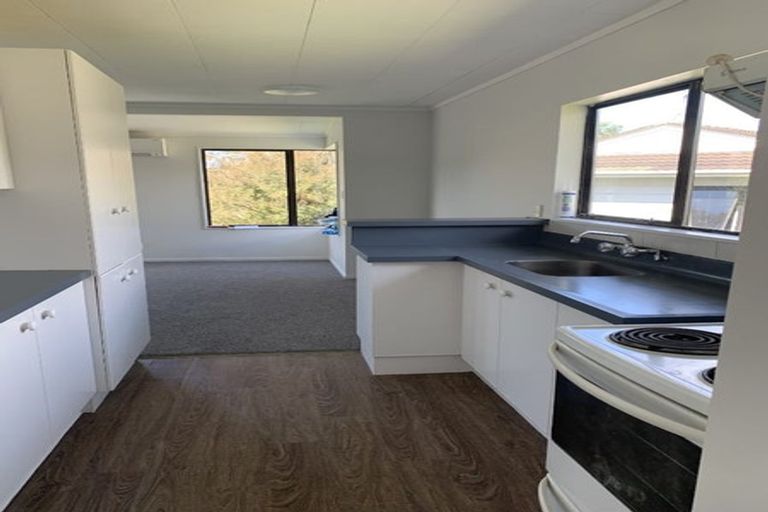 Photo of property in 75 Trias Road, Totara Vale, Auckland, 0629