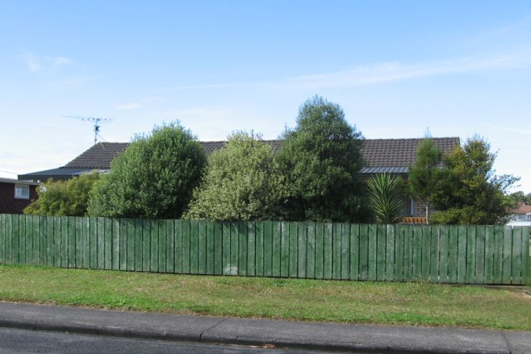 Photo of property in 29 Riverpark Crescent, Henderson, Auckland, 0610