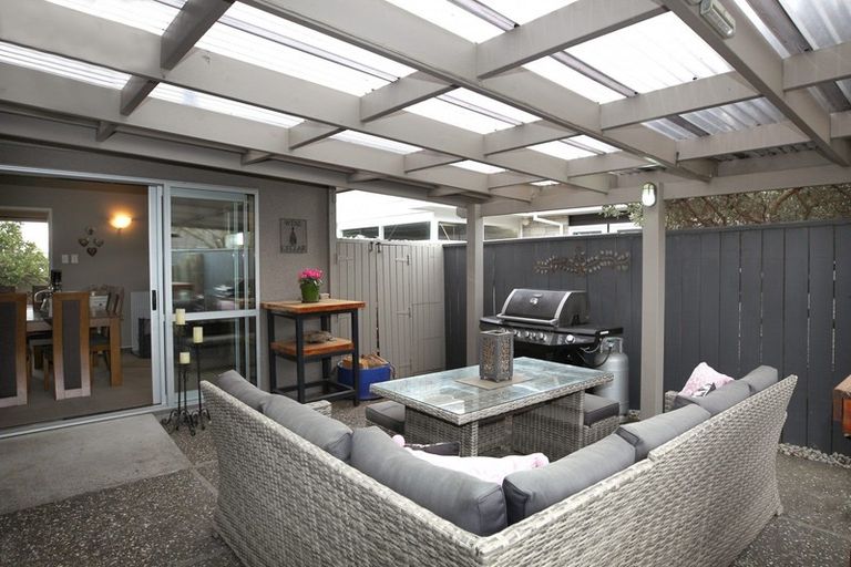 Photo of property in 92 Napier Road, Havelock North, 4130