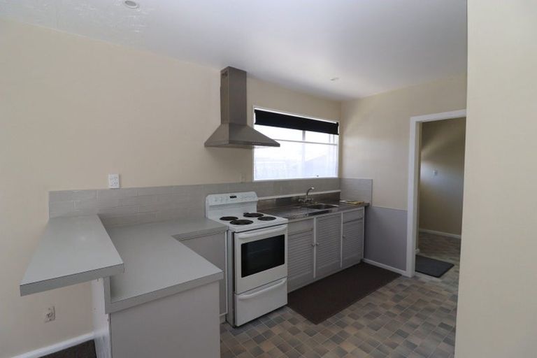 Photo of property in 5 Davidson Crescent, Hornby, Christchurch, 8042