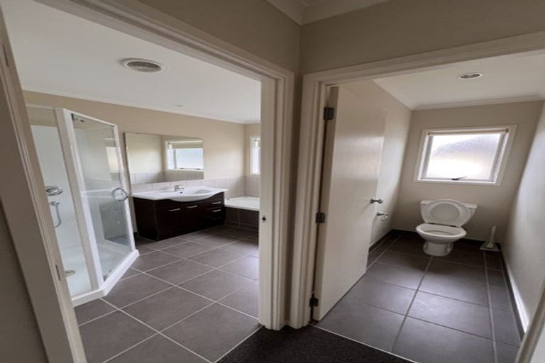 Photo of property in 9 Canyon Drive, Oteha, Auckland, 0632