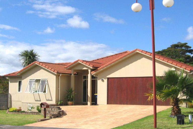 Photo of property in 113 Buscomb Avenue, Henderson, Auckland, 0610