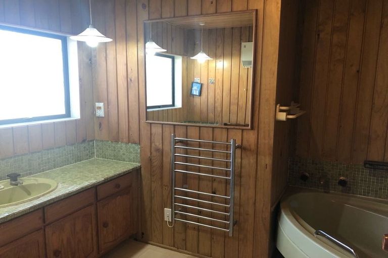 Photo of property in 58 Jandell Crescent, Bucklands Beach, Auckland, 2014