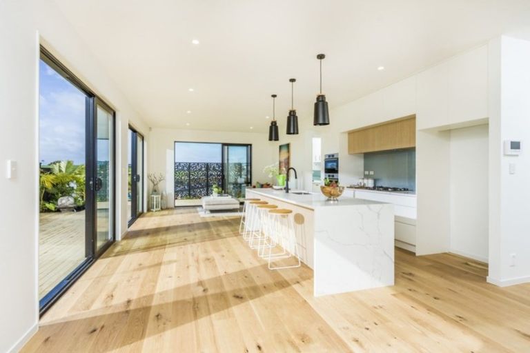 Photo of property in 5 Tawatawa Street, Long Bay, Auckland, 0630