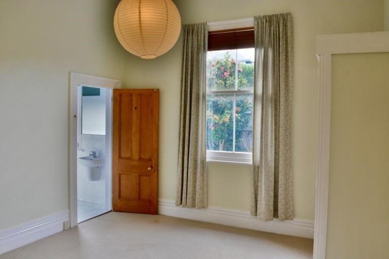 Photo of property in 1/46 Palmerston Road, Birkenhead, Auckland, 0626