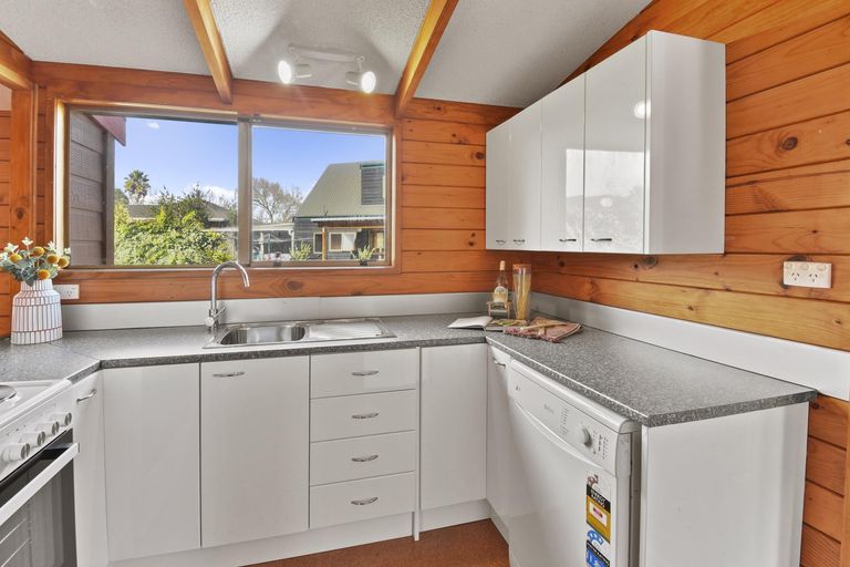 Photo of property in 2/20 Saint Annes Crescent, Wattle Downs, Auckland, 2103
