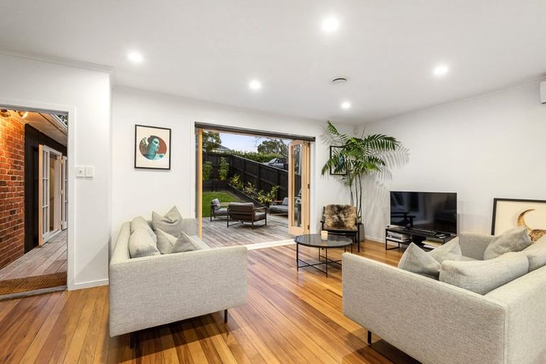 Photo of property in 1/15 Rodney Road, Northcote Point, Auckland, 0627