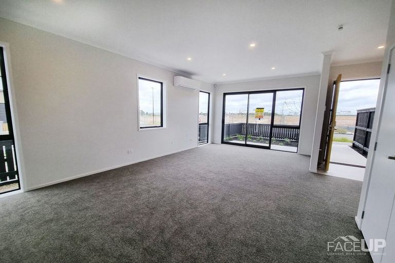 Photo of property in 40 Rahopuru Road, Westgate, 0614