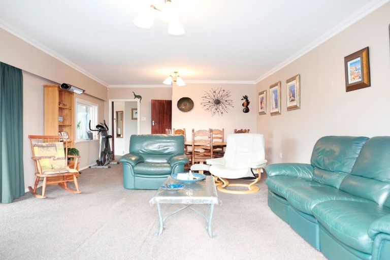 Photo of property in 75 Seaview Road, Paraparaumu Beach, Paraparaumu, 5032