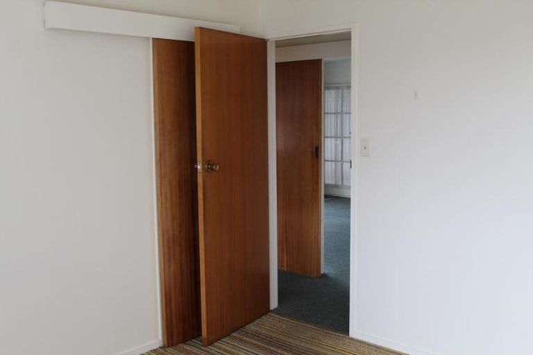 Photo of property in 2/82 John F Kennedy Drive, Milson, Palmerston North, 4414